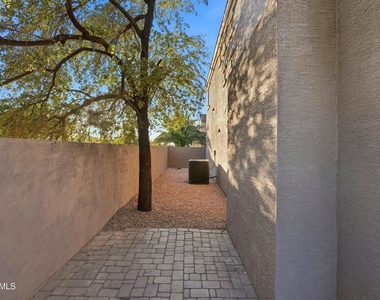 7527 S 13th Place - Photo Thumbnail 24