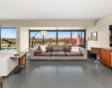 5526 N Camelback Canyon Drive - Photo Thumbnail 4