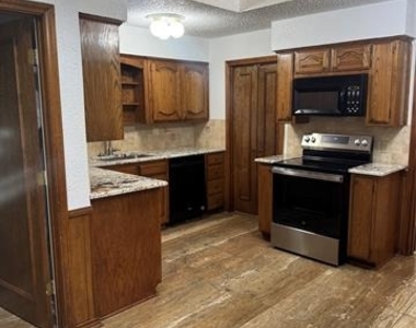 2726 Monet Place - Photo Thumbnail 12