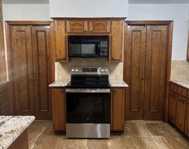 2726 Monet Place - Photo Thumbnail 10