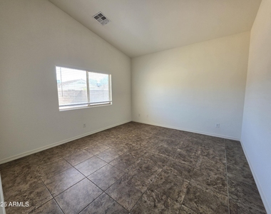 6656 E Flynn Avenue - Photo Thumbnail 4