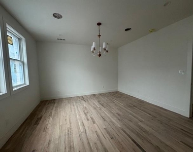 5115 Vanderbilt Avenue - Photo Thumbnail 32
