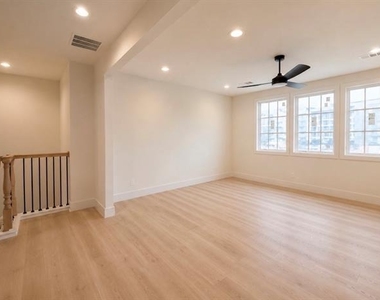 5115 Vanderbilt Avenue - Photo Thumbnail 23
