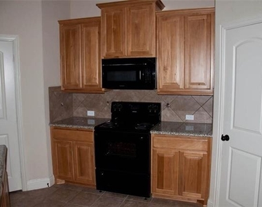 1426 Thibodaux Drive - Photo Thumbnail 5