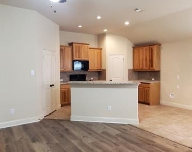 1426 Thibodaux Drive - Photo Thumbnail 4