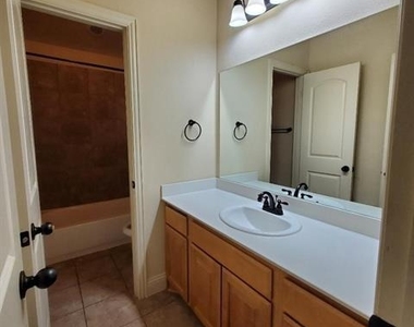 1426 Thibodaux Drive - Photo Thumbnail 13