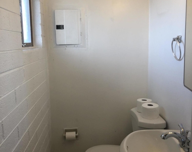 2025 S Granada Drive - Photo Thumbnail 5