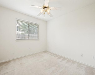 4528 Saint Francis Avenue - Photo Thumbnail 6