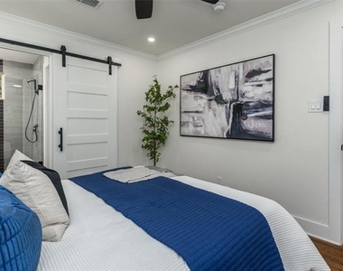 707 S College Street - Photo Thumbnail 18