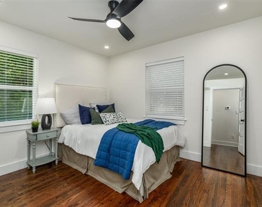 707 S College Street - Photo Thumbnail 25
