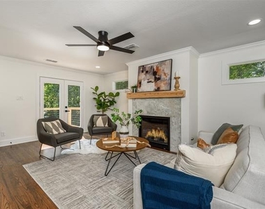 707 S College Street - Photo Thumbnail 7