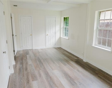 1528 Longview Street - Photo Thumbnail 6