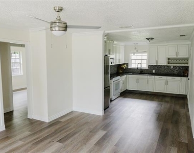 1528 Longview Street - Photo Thumbnail 2