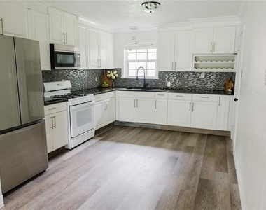 1528 Longview Street - Photo Thumbnail 3