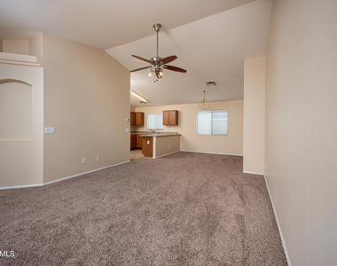 37153 W Amalfi Avenue - Photo Thumbnail 3