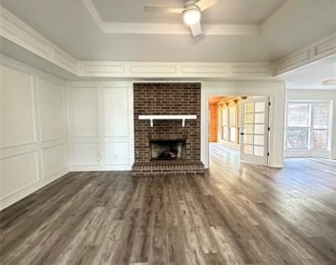 228 S Pearson Lane - Photo Thumbnail 10