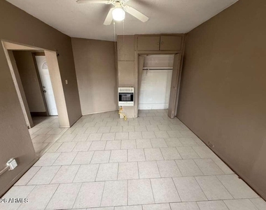 1165 E 10th Street - Photo Thumbnail 5