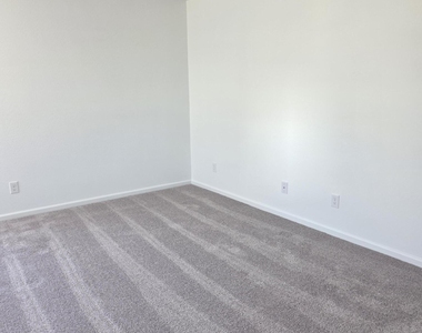 275 W Sonoran Vista Circle - Photo Thumbnail 20