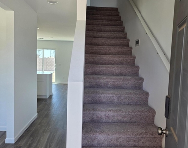 275 W Sonoran Vista Circle - Photo Thumbnail 13