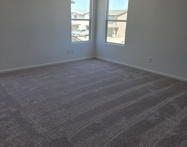275 W Sonoran Vista Circle - Photo Thumbnail 14