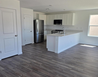 275 W Sonoran Vista Circle - Photo Thumbnail 9