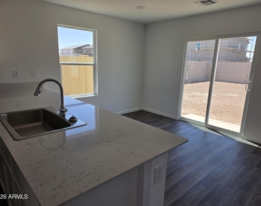 275 W Sonoran Vista Circle - Photo Thumbnail 4