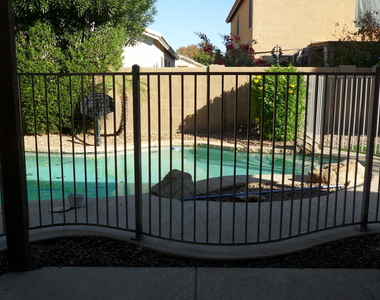 9008 W Quail Avenue - Photo Thumbnail 21