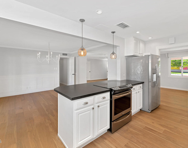 4621 N 43rd Street - Photo Thumbnail 7