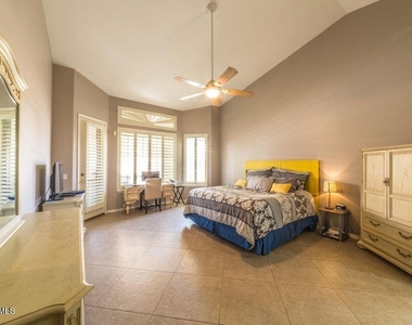 13352 W Alvarado Drive - Photo Thumbnail 10