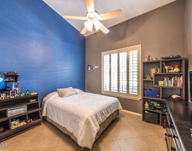 13352 W Alvarado Drive - Photo Thumbnail 17