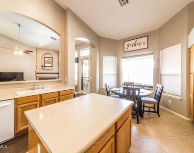 13352 W Alvarado Drive - Photo Thumbnail 8