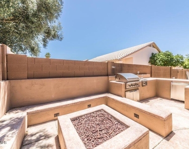 13352 W Alvarado Drive - Photo Thumbnail 19