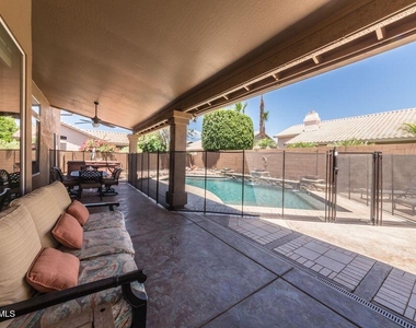 13352 W Alvarado Drive - Photo Thumbnail 21