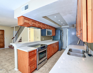 4809 E Euclid Avenue - Photo Thumbnail 5