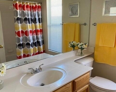 8972 W Lisbon Lane - Photo Thumbnail 27