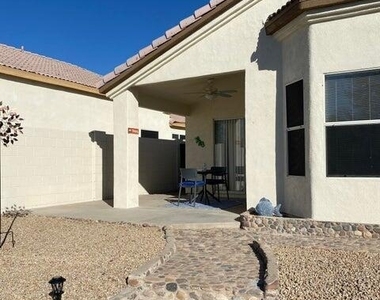 8972 W Lisbon Lane - Photo Thumbnail 32