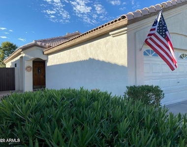 8972 W Lisbon Lane - Photo Thumbnail 5