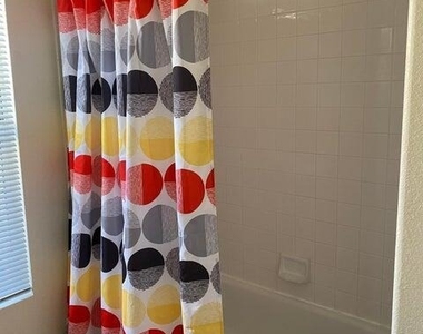 8972 W Lisbon Lane - Photo Thumbnail 26