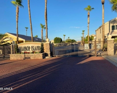8972 W Lisbon Lane - Photo Thumbnail 1