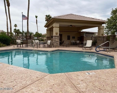 8972 W Lisbon Lane - Photo Thumbnail 34