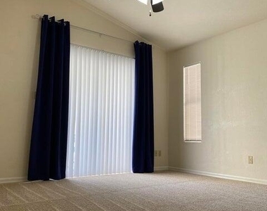 8972 W Lisbon Lane - Photo Thumbnail 21