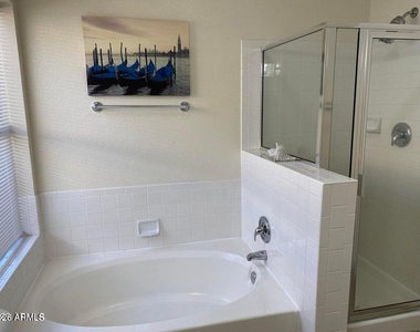 8972 W Lisbon Lane - Photo Thumbnail 23