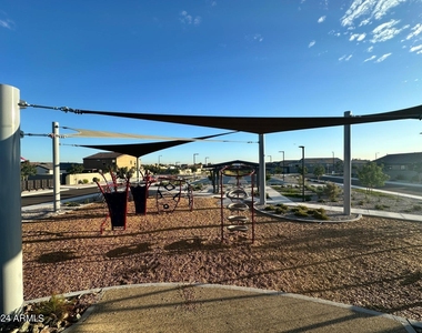 2340 W Sunland Avenue - Photo Thumbnail 21