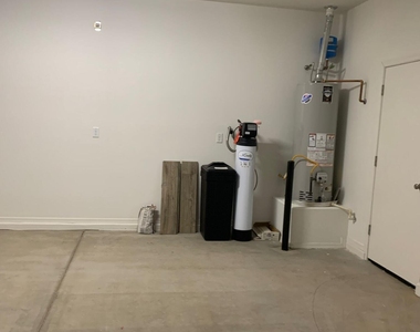 2340 W Sunland Avenue - Photo Thumbnail 16