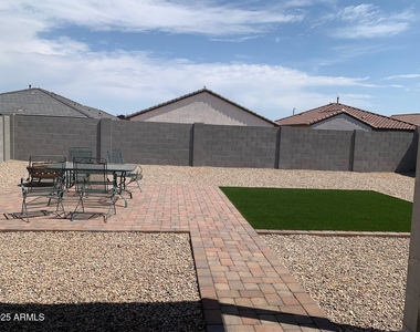 2340 W Sunland Avenue - Photo Thumbnail 17