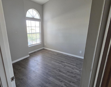 255 S Kyrene Road - Photo Thumbnail 6