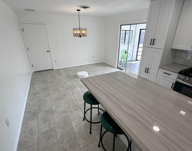 1050 W Romo Jones Street - Photo Thumbnail 4