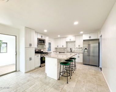 1050 W Romo Jones Street - Photo Thumbnail 3