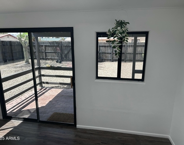 1050 W Romo Jones Street - Photo Thumbnail 14