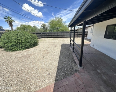 1050 W Romo Jones Street - Photo Thumbnail 18